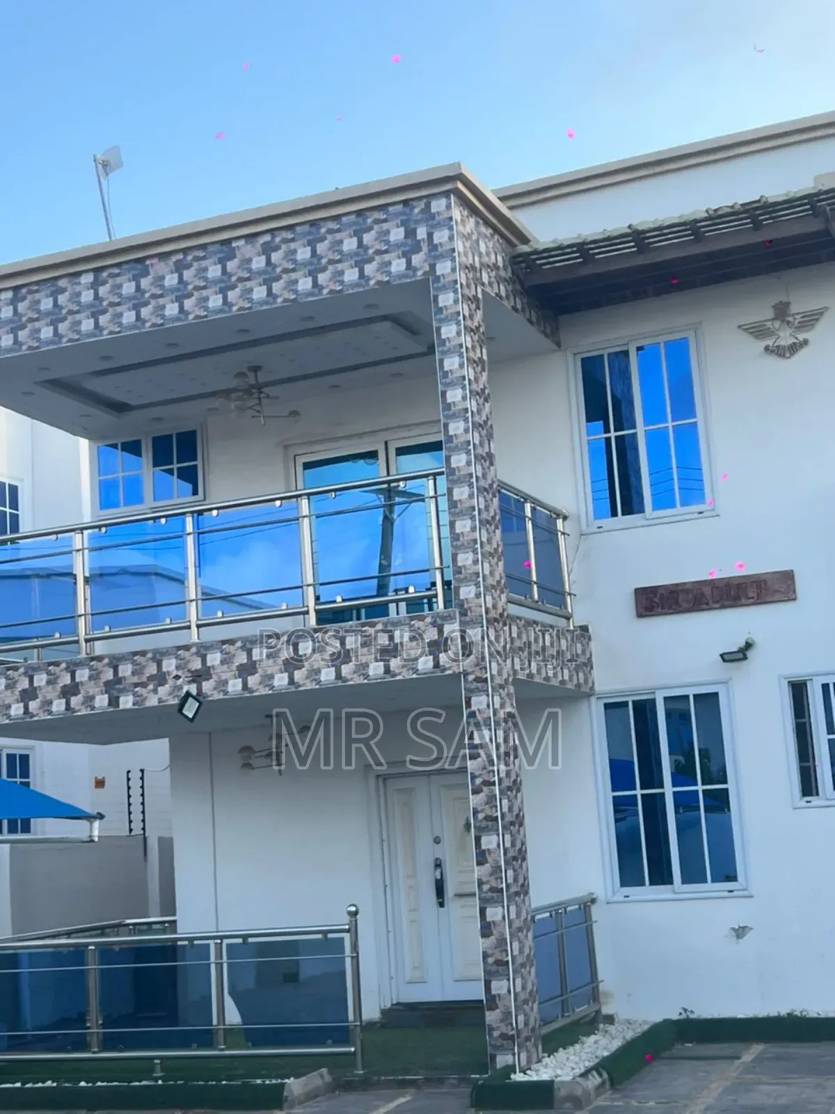 5bdrm House in Around West Hills for sale