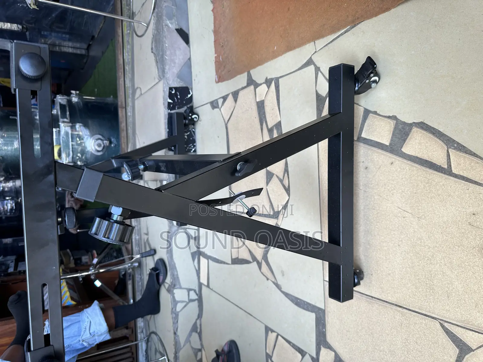 Jac Z-Styled Heavy Duty Piano/Keyboard Stand Wiith Wheels
