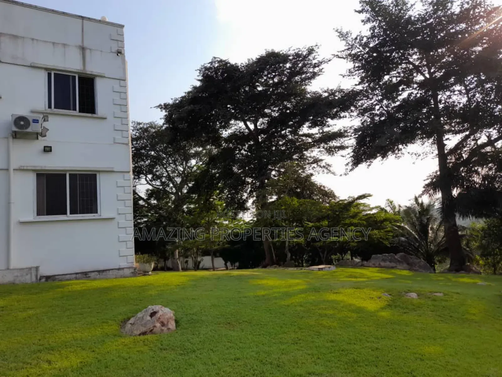 5bdrm Mansion in Aburi for sale