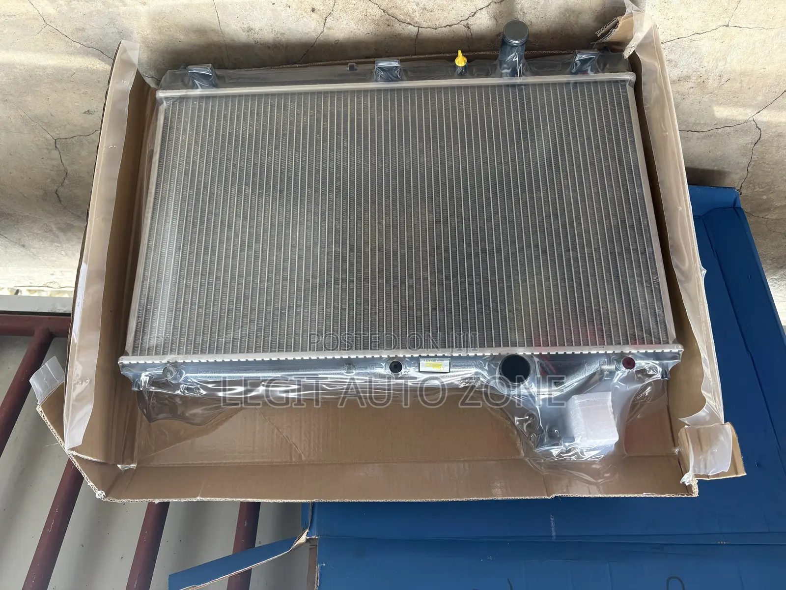 Kia Sorento 2013,2014,2015 Radiator Tank Available