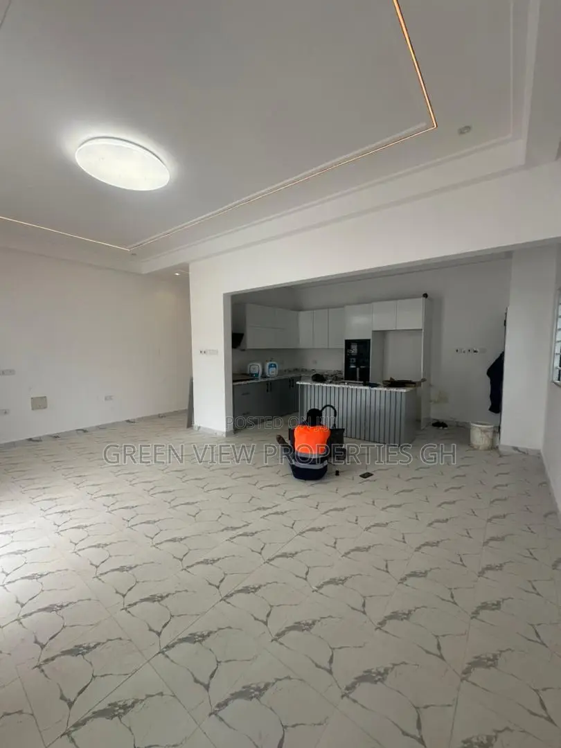 3bdrm House in Old Ashomang for sale
