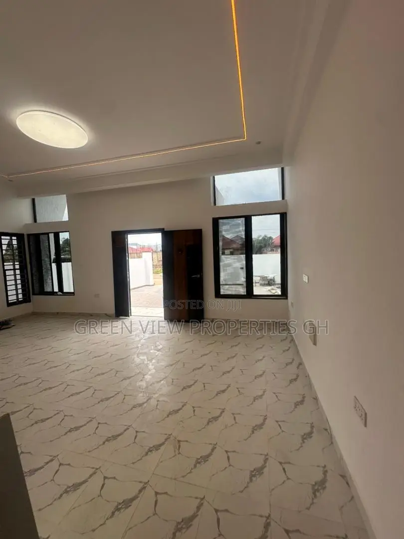 3bdrm House in Old Ashomang for sale