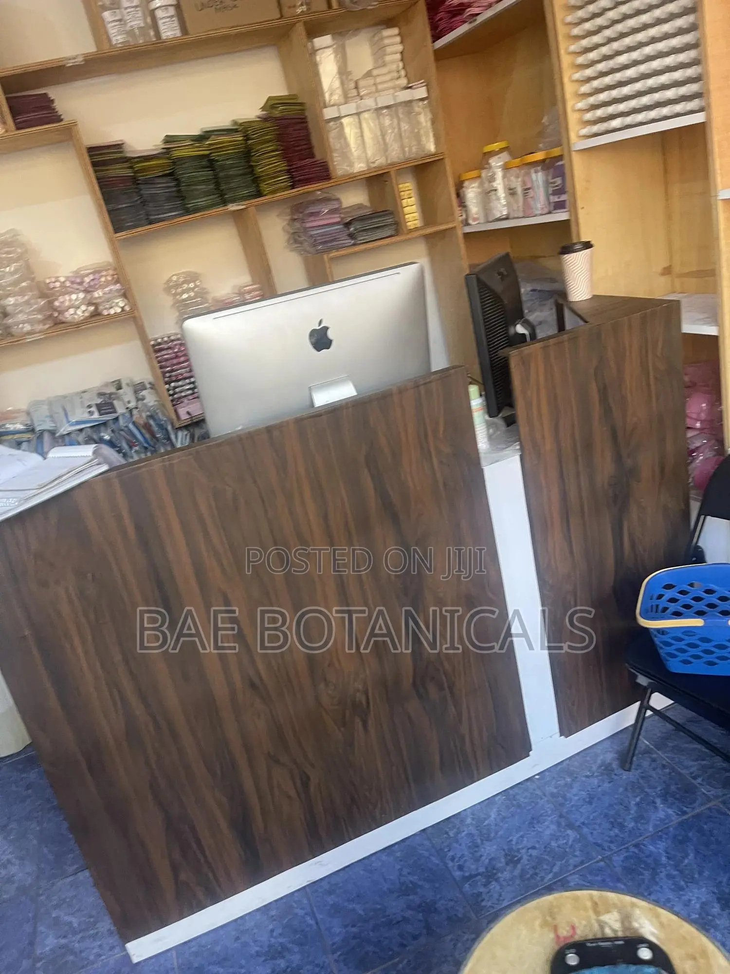 Shop Manager Needed at Lapaz