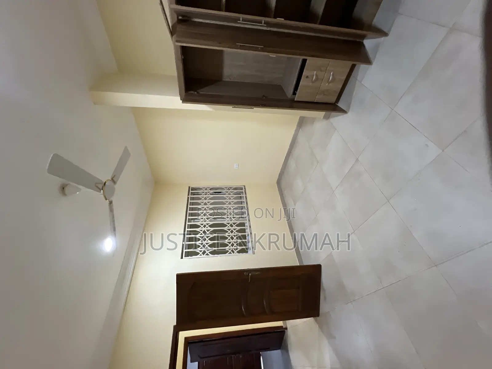 3bdrm Apartment in Mr Justice Estate, Old Barrier for rent