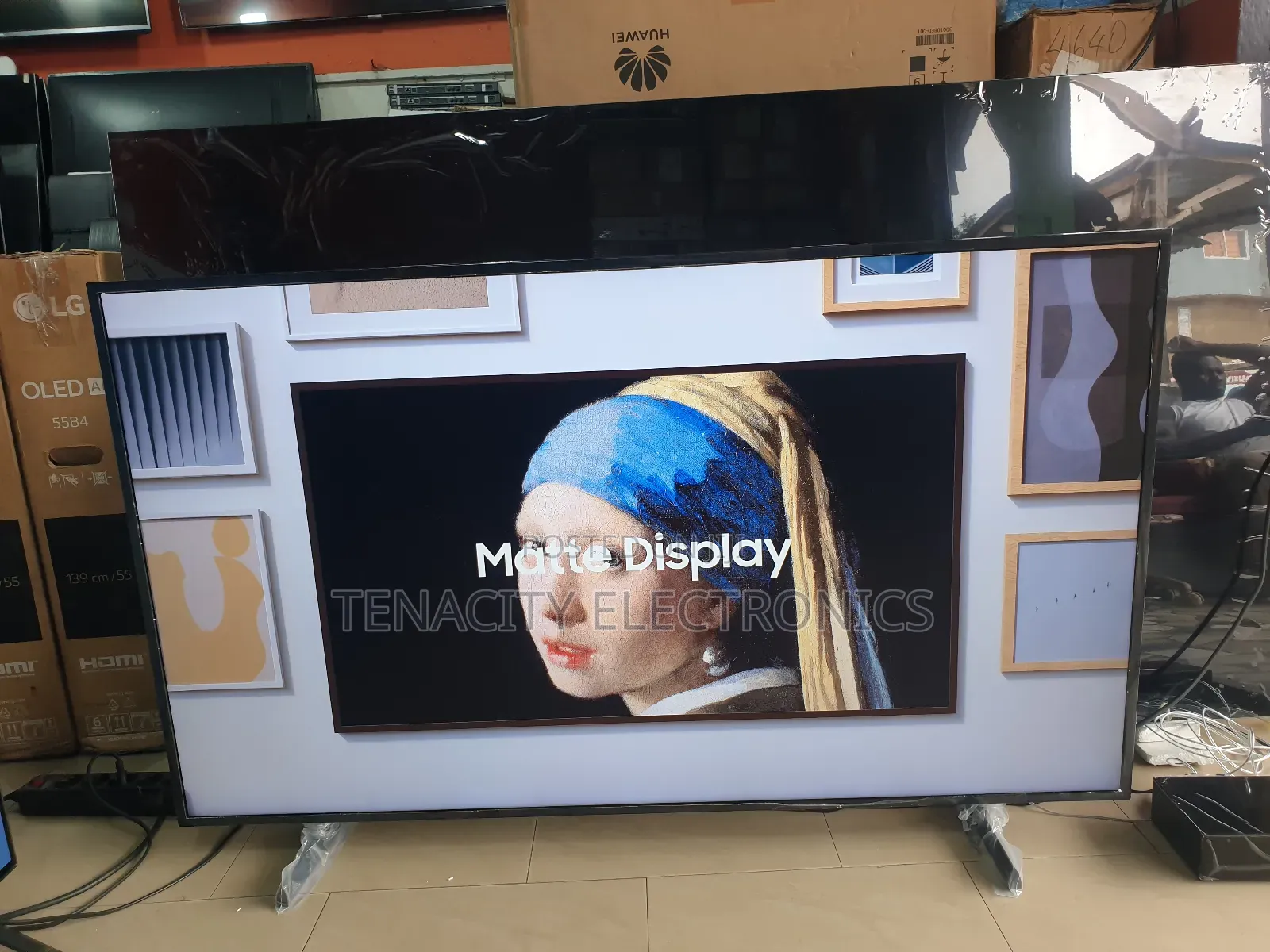Qled Picture Frame 55"Samsung Uhd HDR Smart Satellite Tv
