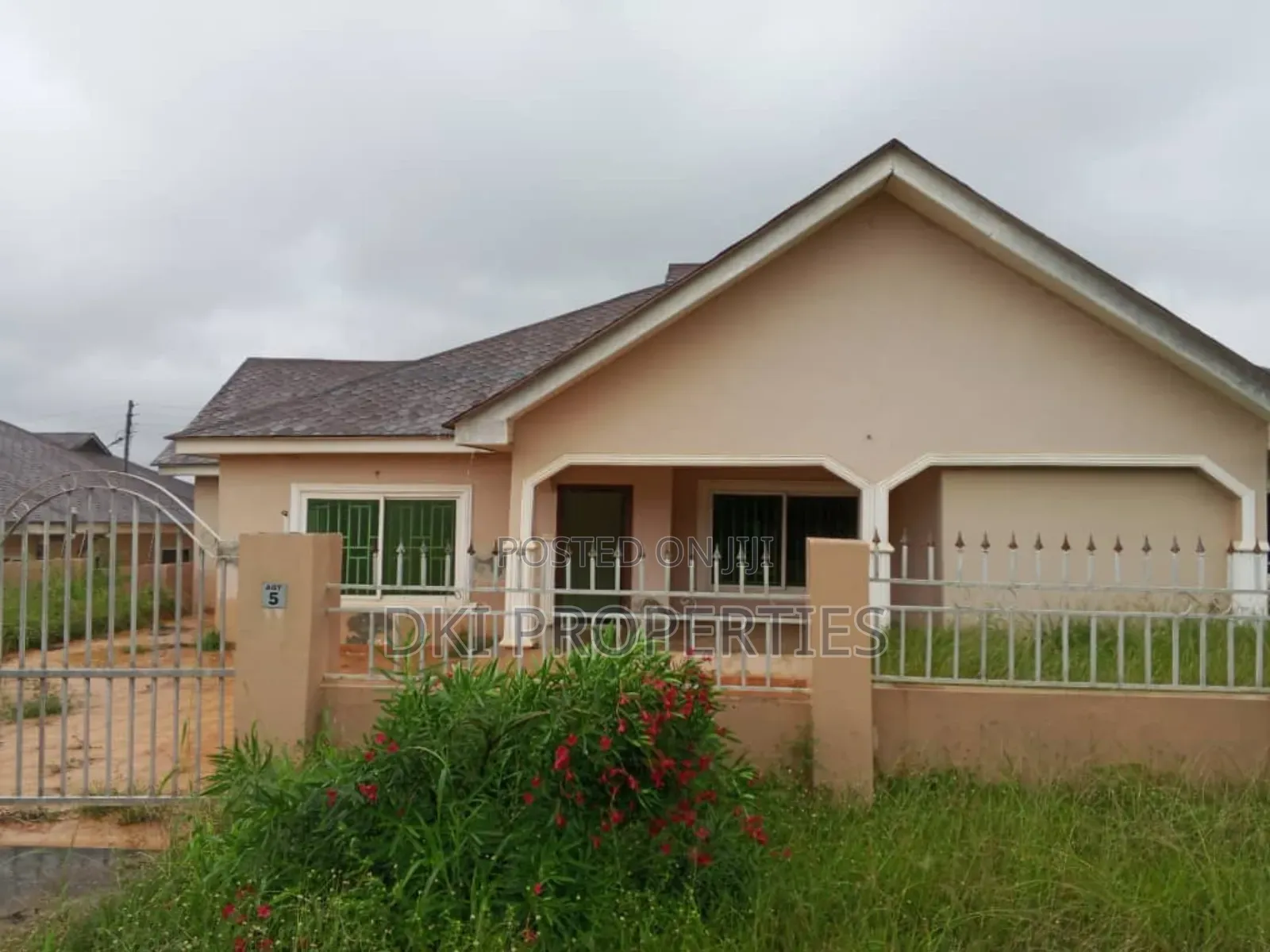 3bdrm House in Dki Properties, Amrahia for sale