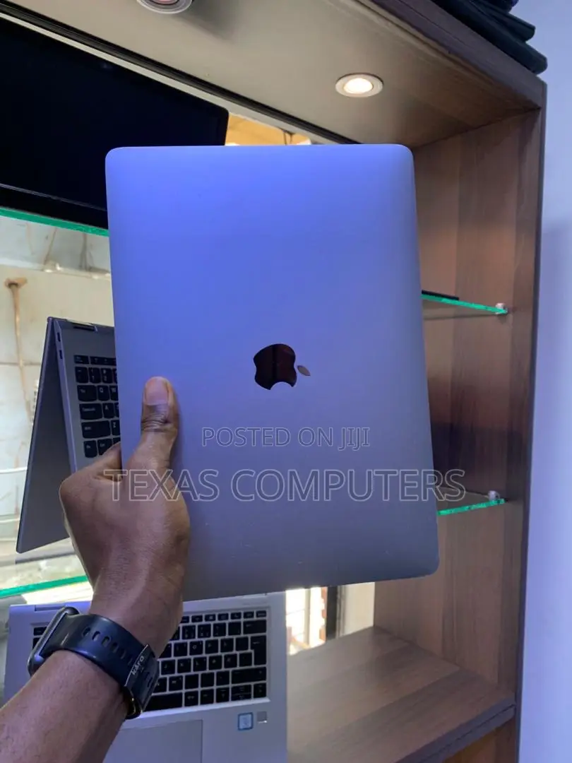 Laptop Apple MacBook Pro 2017 8GB Intel Core I5 SSD 256GB