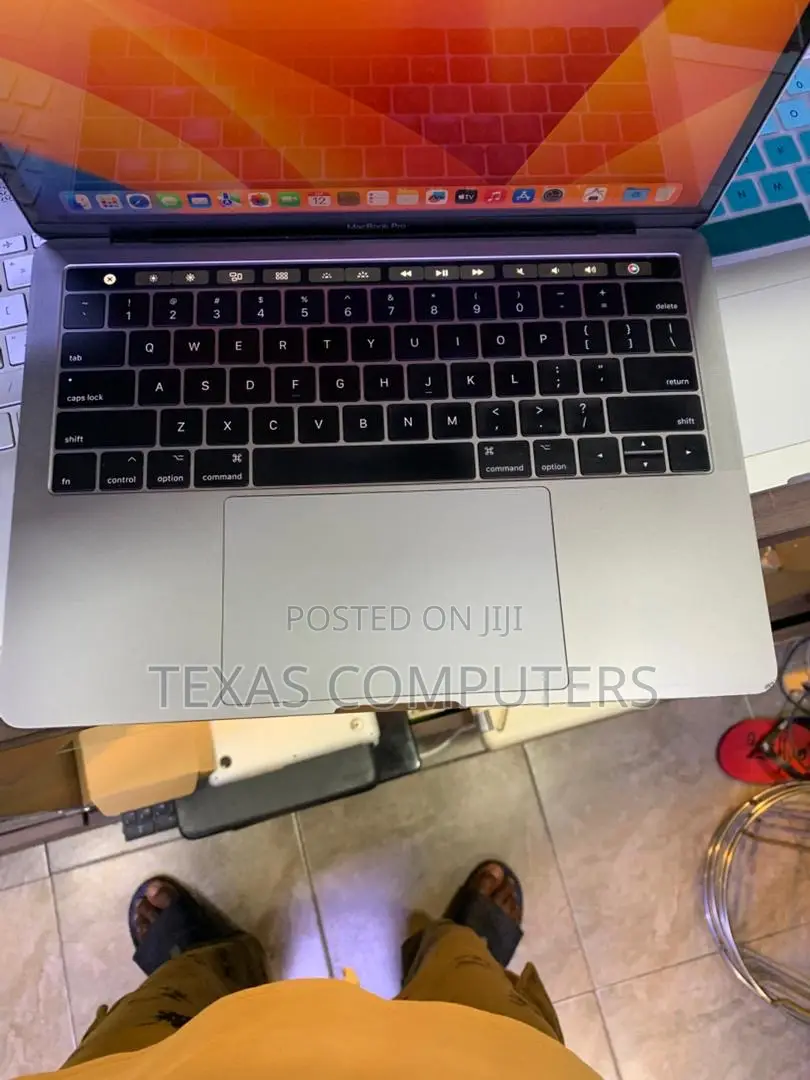 Laptop Apple MacBook Pro 2017 8GB Intel Core I5 SSD 256GB
