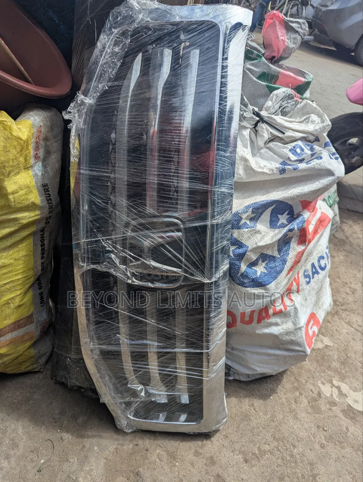 Honda Pilot 2012,2013,2014 Front Grille / Top Shell