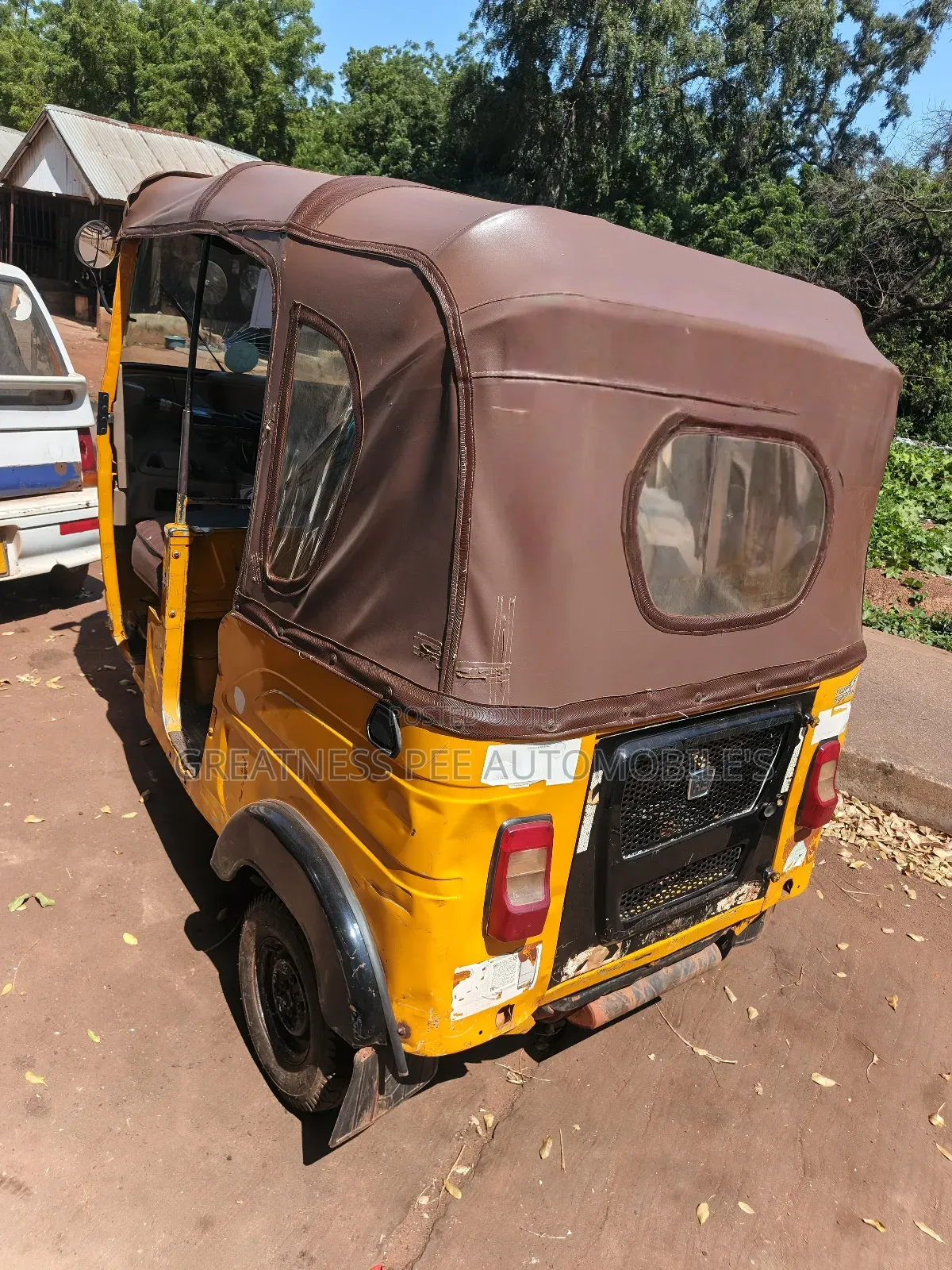 Bajaj RE 2021 Yellow
