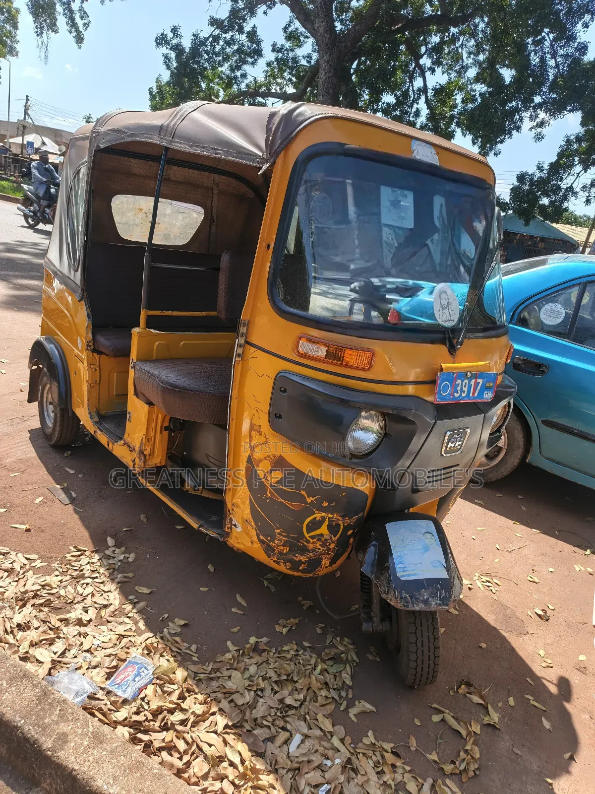 Bajaj RE 2021 Yellow