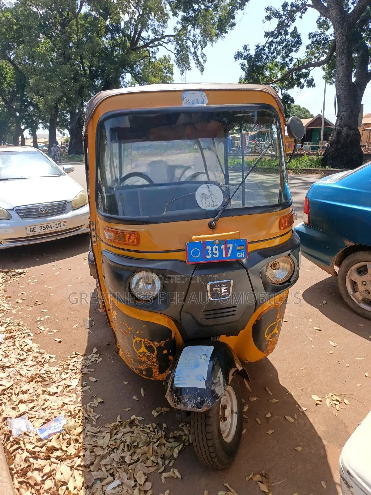 Bajaj RE 2021 Yellow