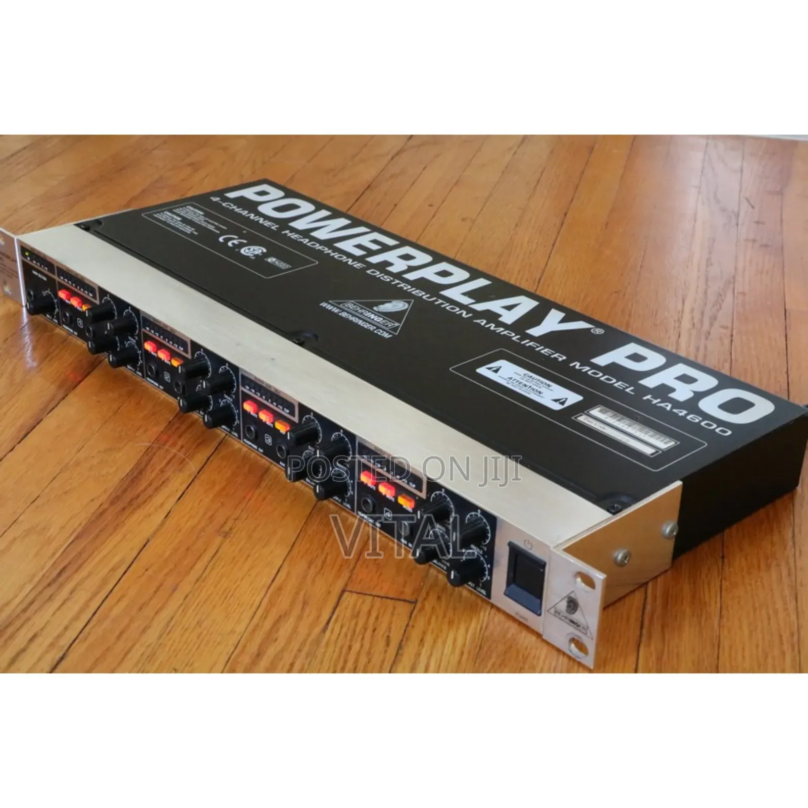 Behringer Powerplay Ha4600 4 Channels Headphone Amplifier