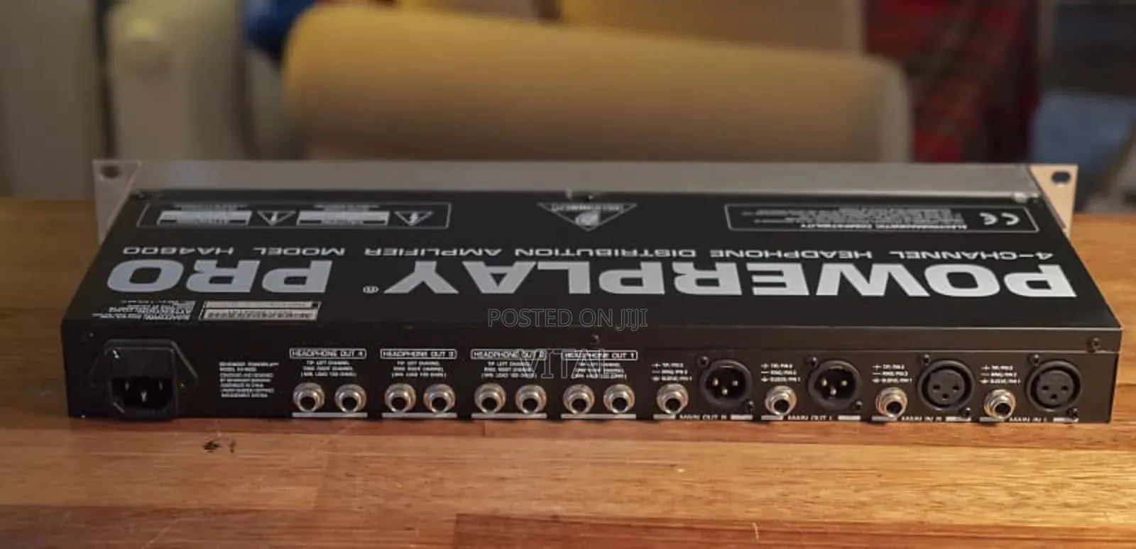 Behringer Powerplay Ha4600 4 Channels Headphone Amplifier