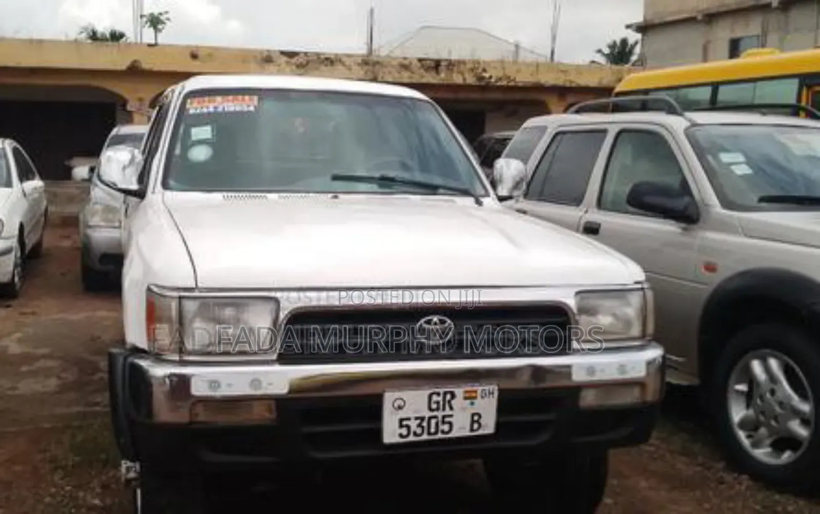 Toyota Hilux 1988 White