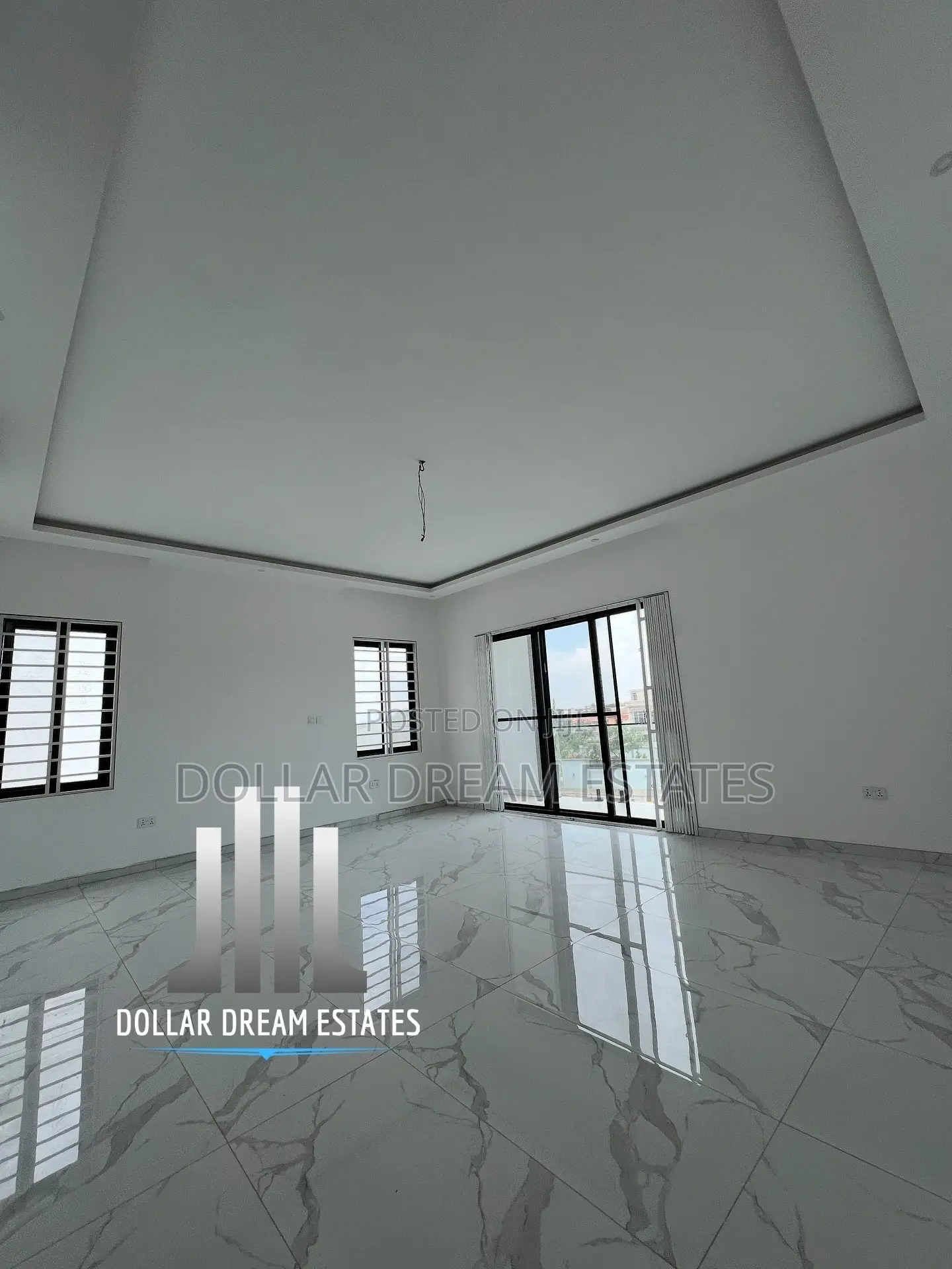5bdrm House in Sakumono for sale