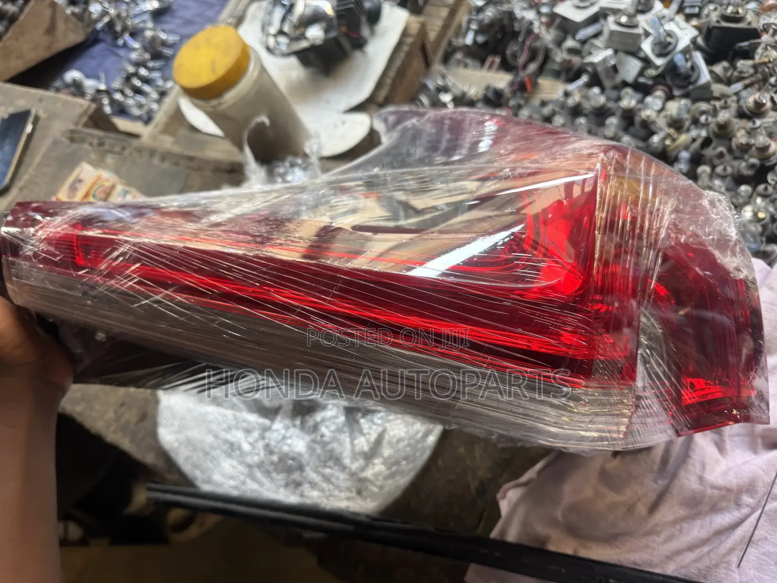 Honda Cr-v 2017,2018 Tail Light Left.