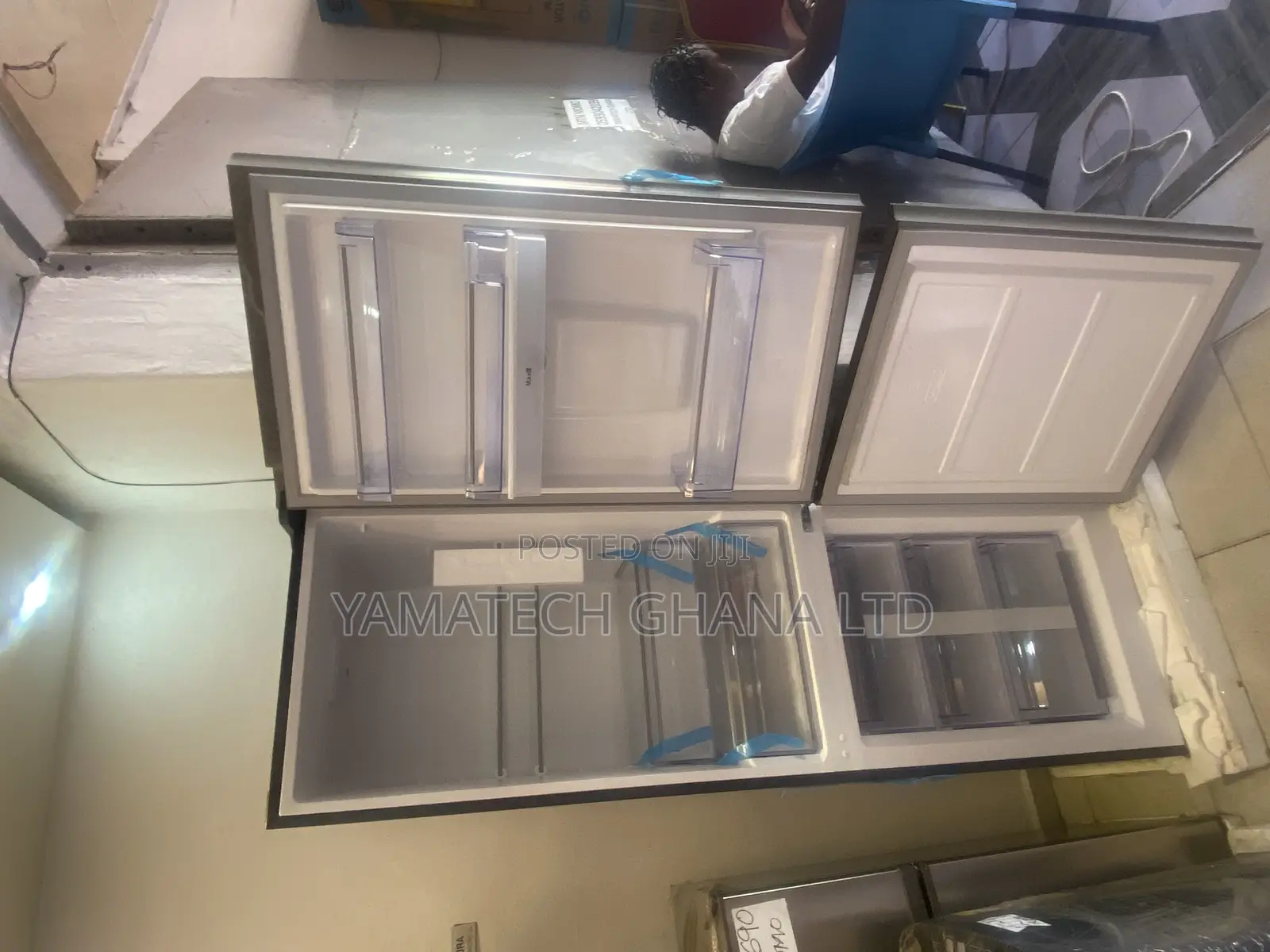 Pearl 309l Fridge ,With Dispenser And Bottom Freezer +Mirror Design