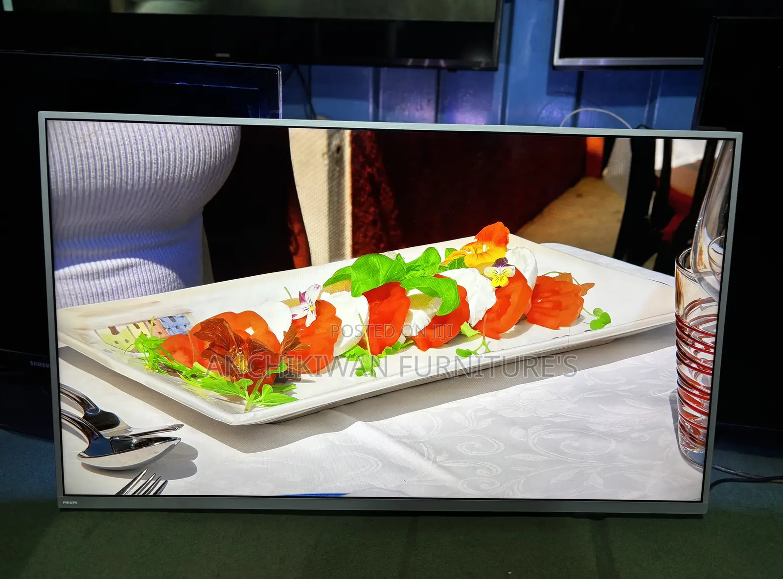AndroidPhilips 43inch 4ksmart With 3sided Ambient Lighting Effects