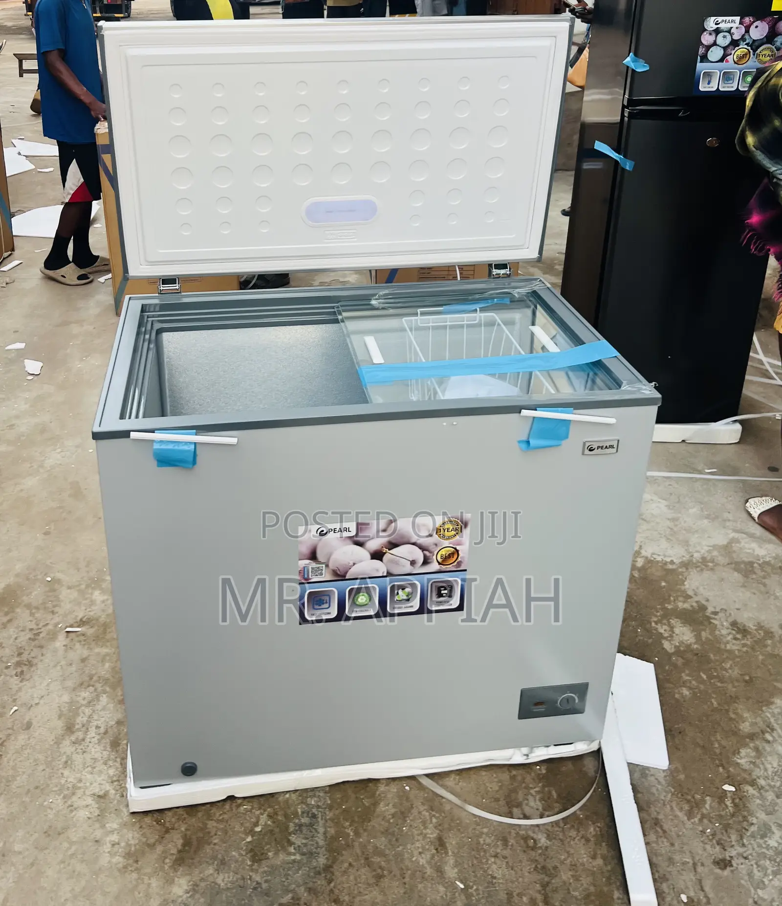 Long Lasting Pearl PCF-2530-1a Single Door Electric Freezer(200l)