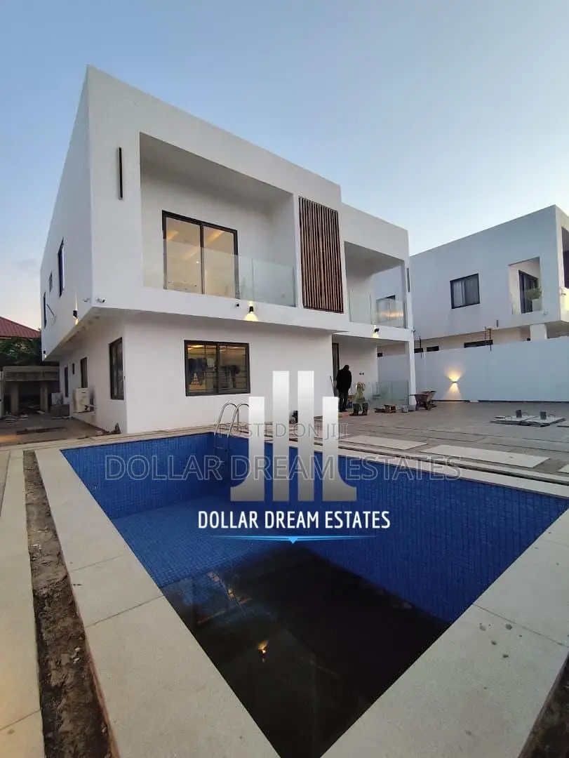 5bdrm House in East Legon for sale