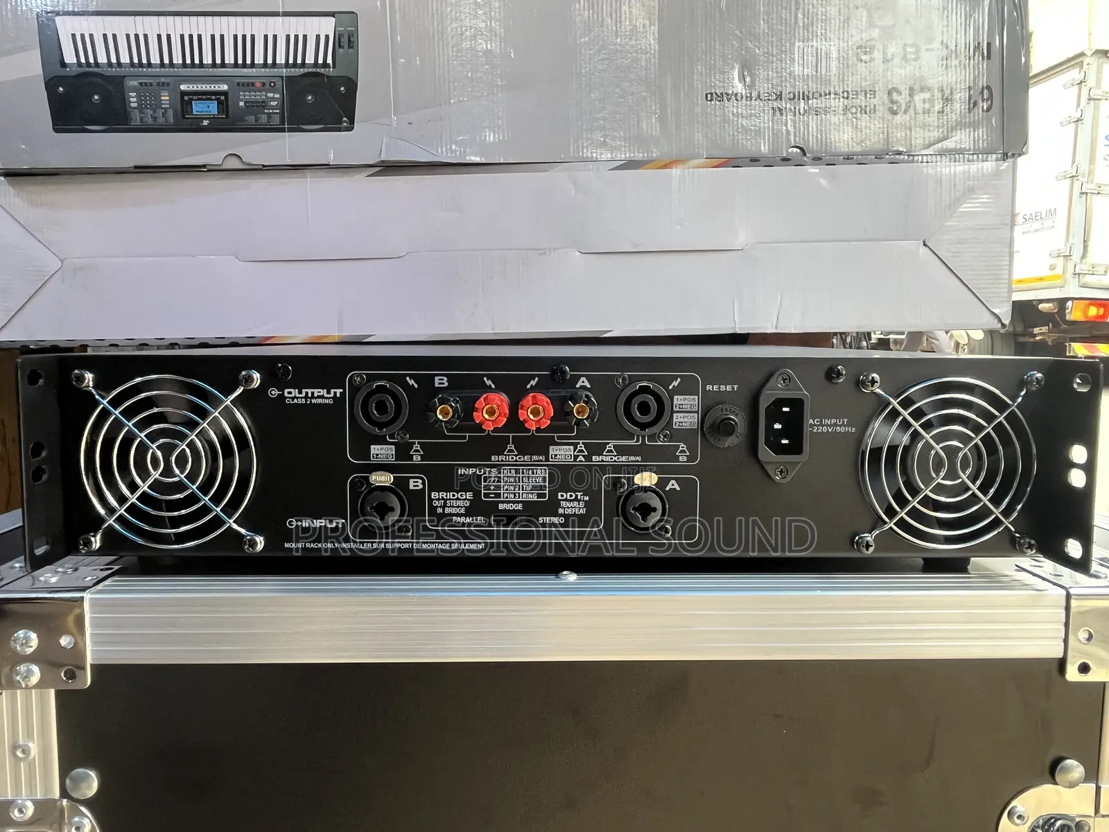 Peavey Amplifier Cs2000