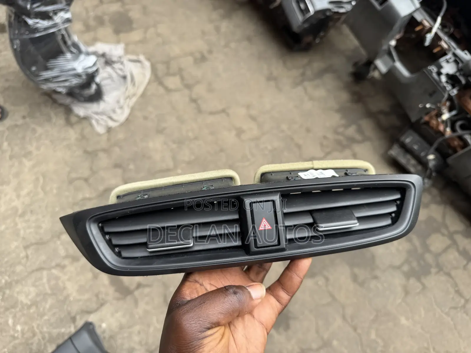 Honda Cr-v 2017-2022 Center Air Vent Grille