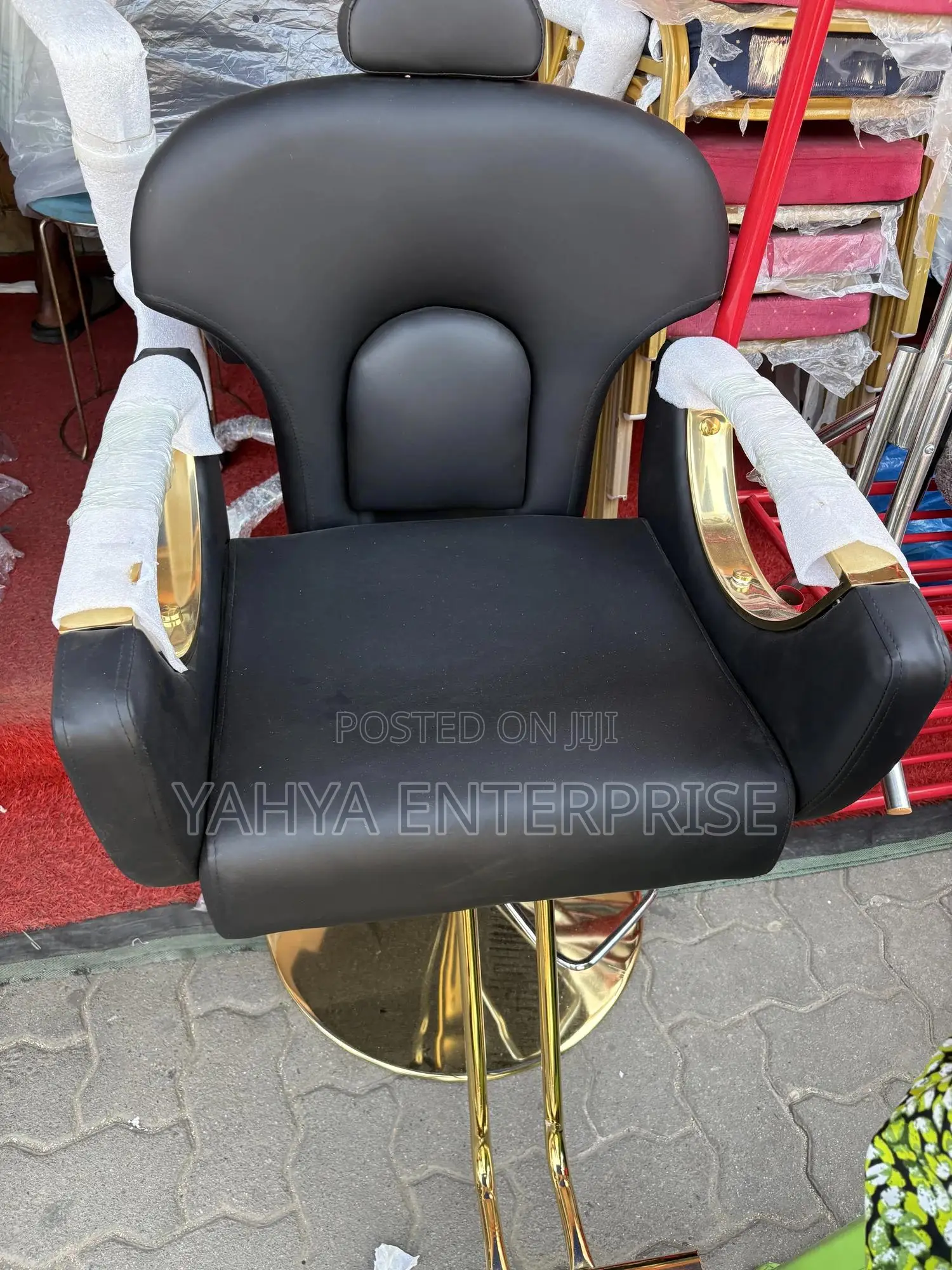 Saloon Chair