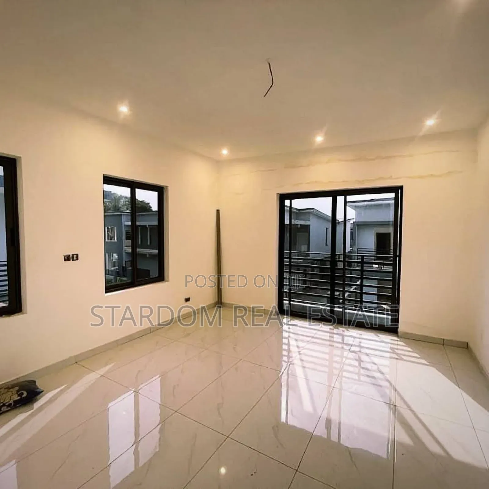 3bdrm Duplex in Haatso Bohye for sale