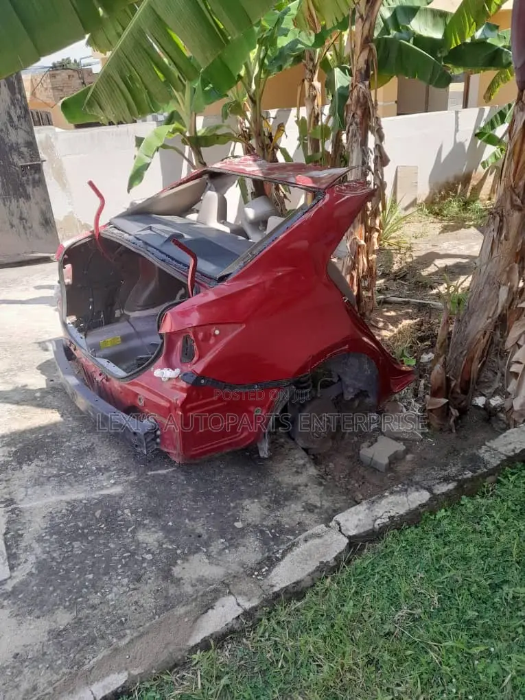 Toyota Corolla 2014,2015,2016,2017,2018, Backcut Available