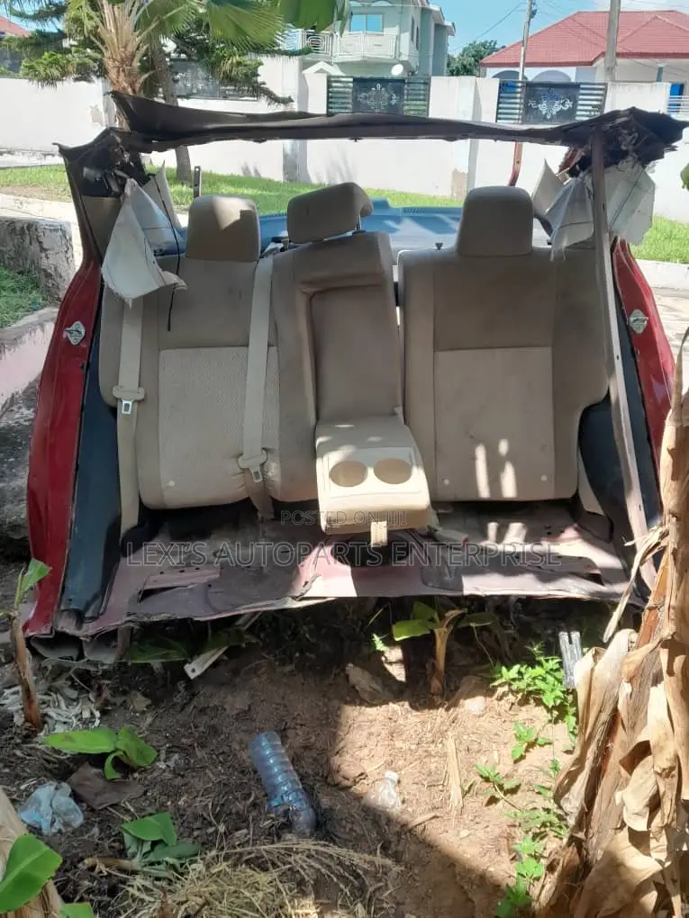 Toyota Corolla 2014,2015,2016,2017,2018, Backcut Available