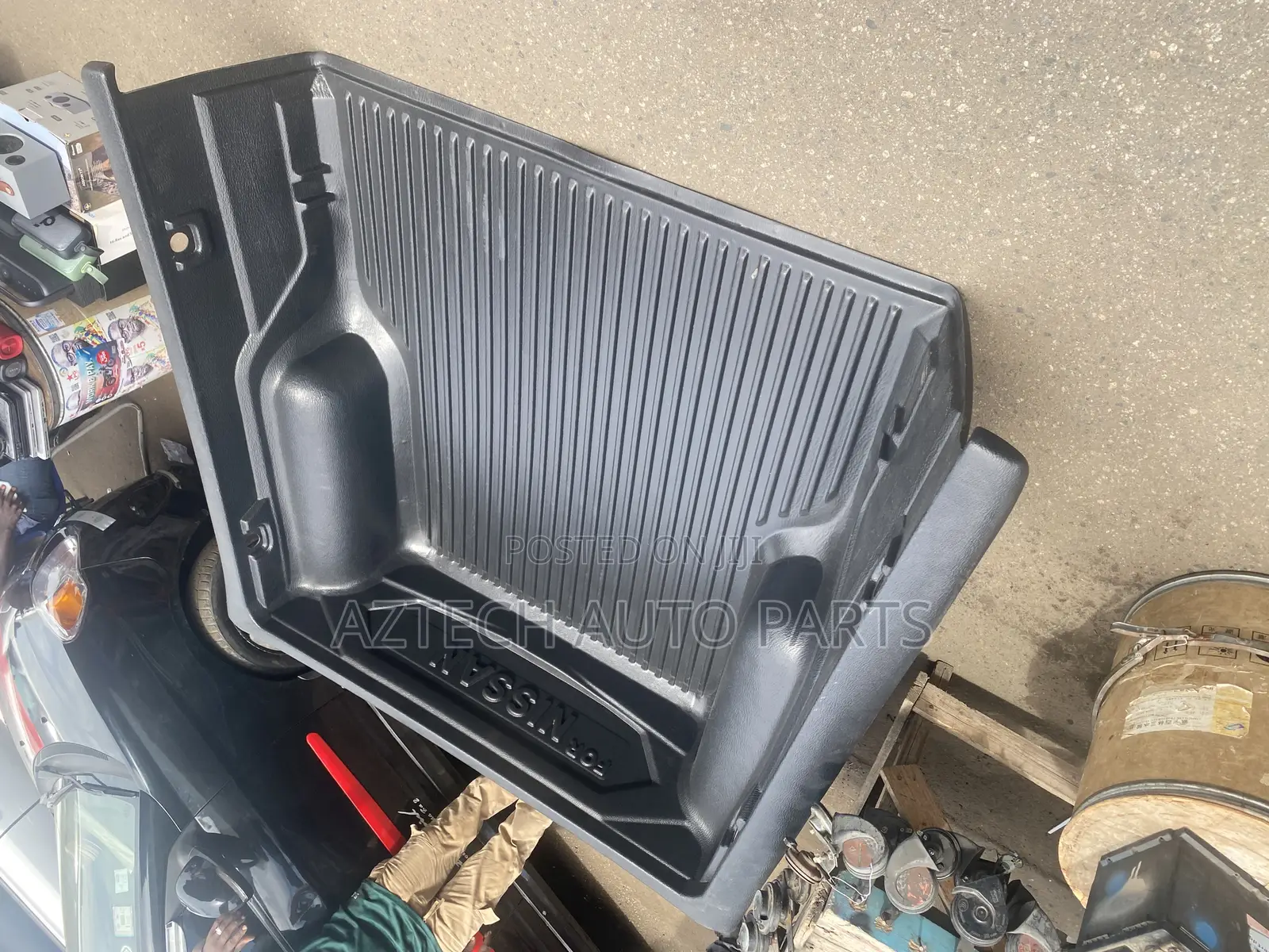 Nissan 4x4 Bucket Liner