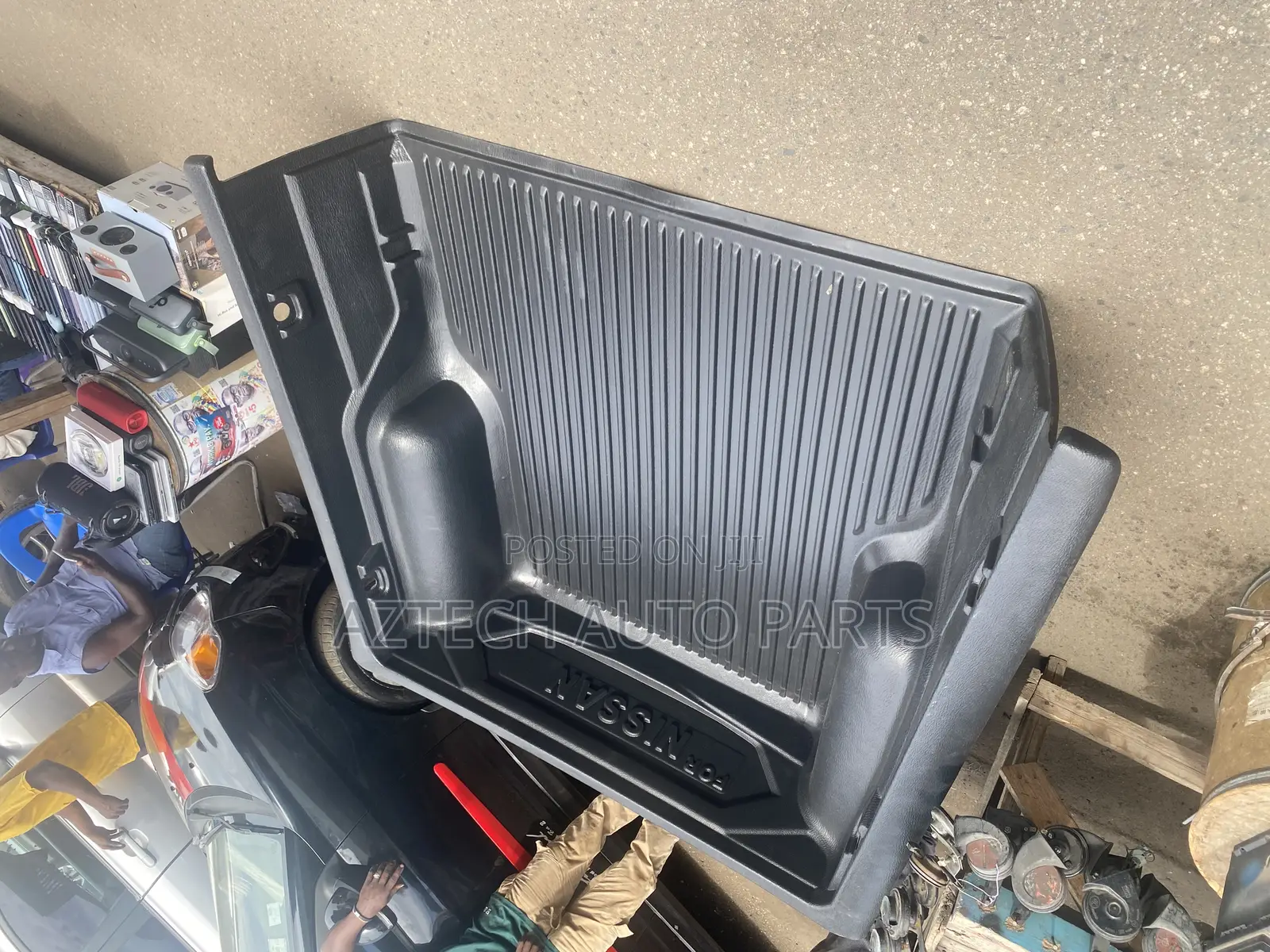 Nissan 4x4 Bucket Liner