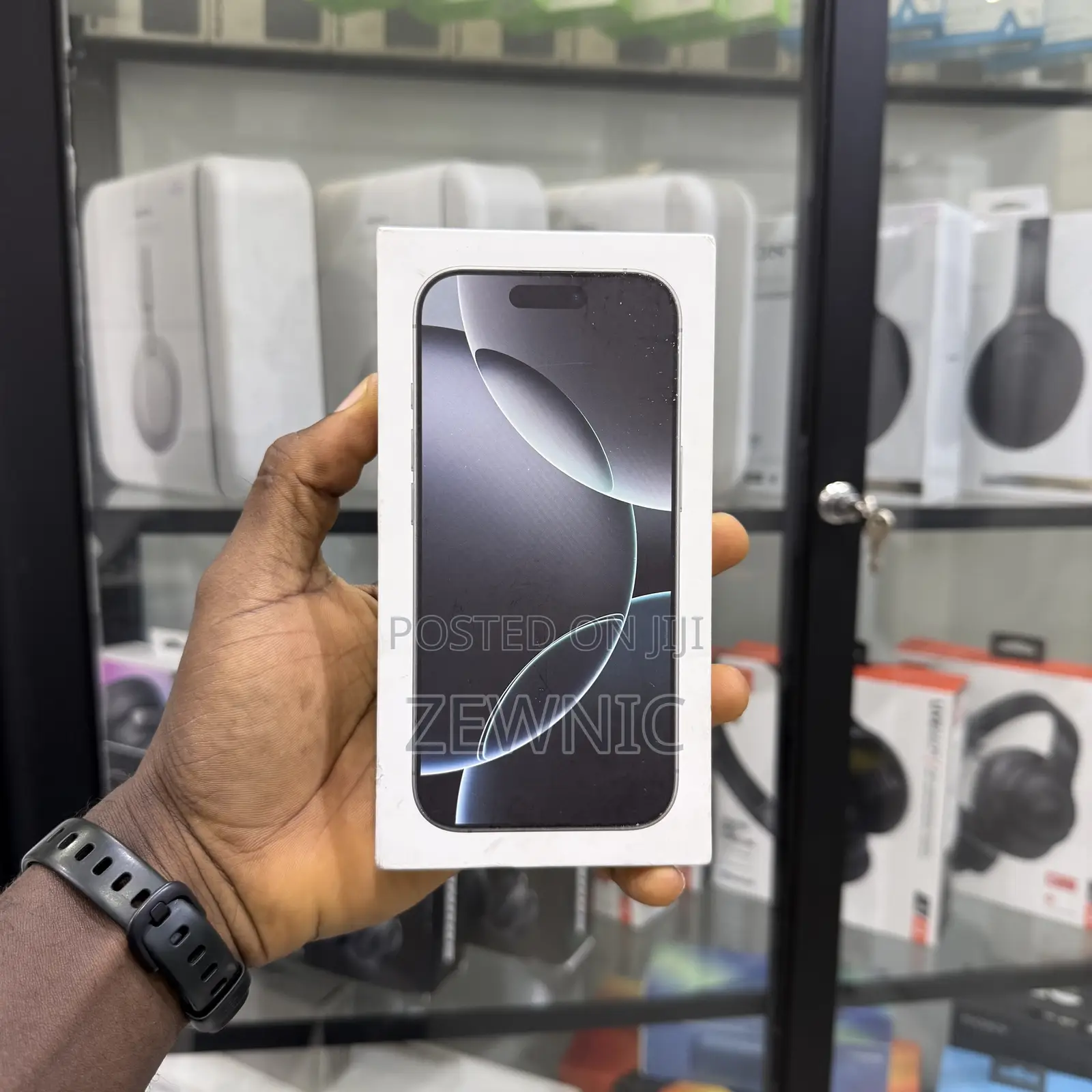 New Apple iPhone 16 Pro 1 TB Black