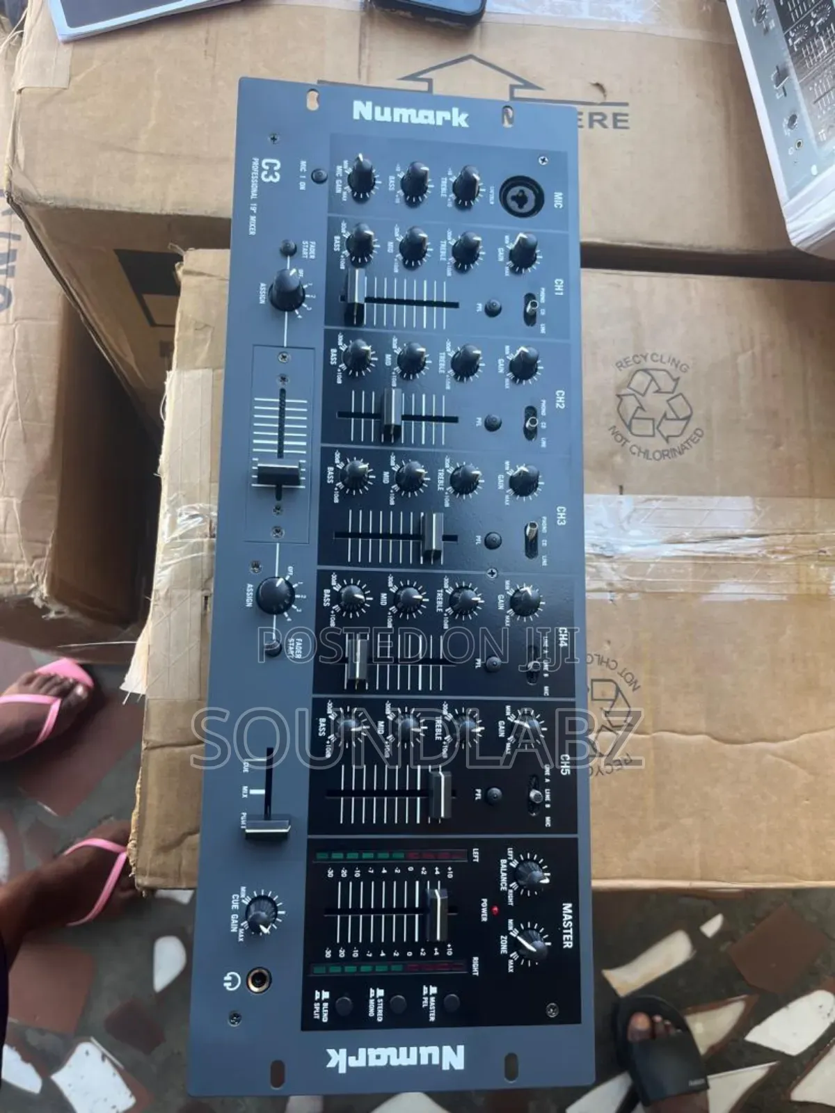 Numark C3usb, A Five-channel Professional Dj Rack