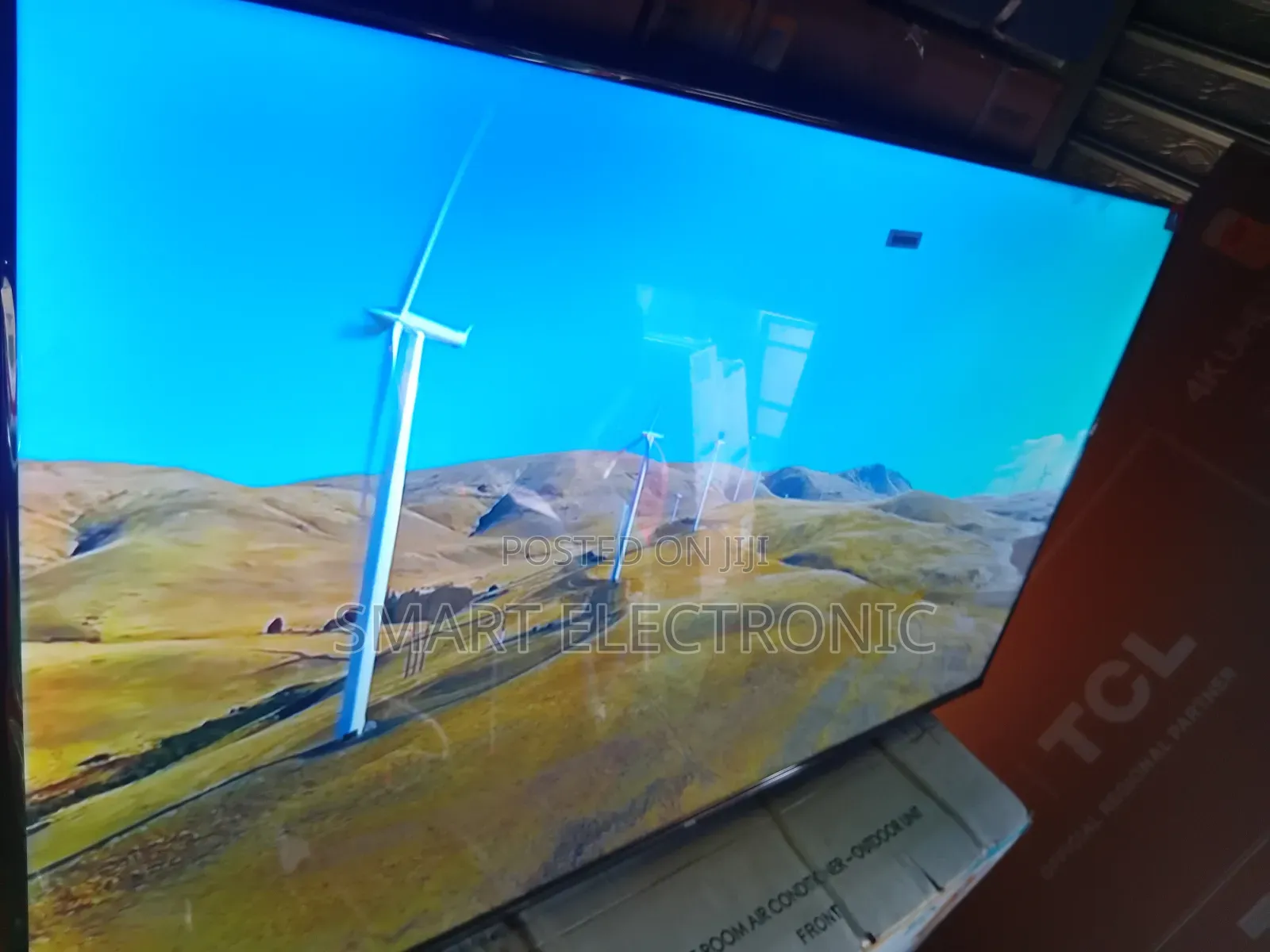 TCL 55” Smart Tv With Hdr10 – Vibrant and Lifelike Display