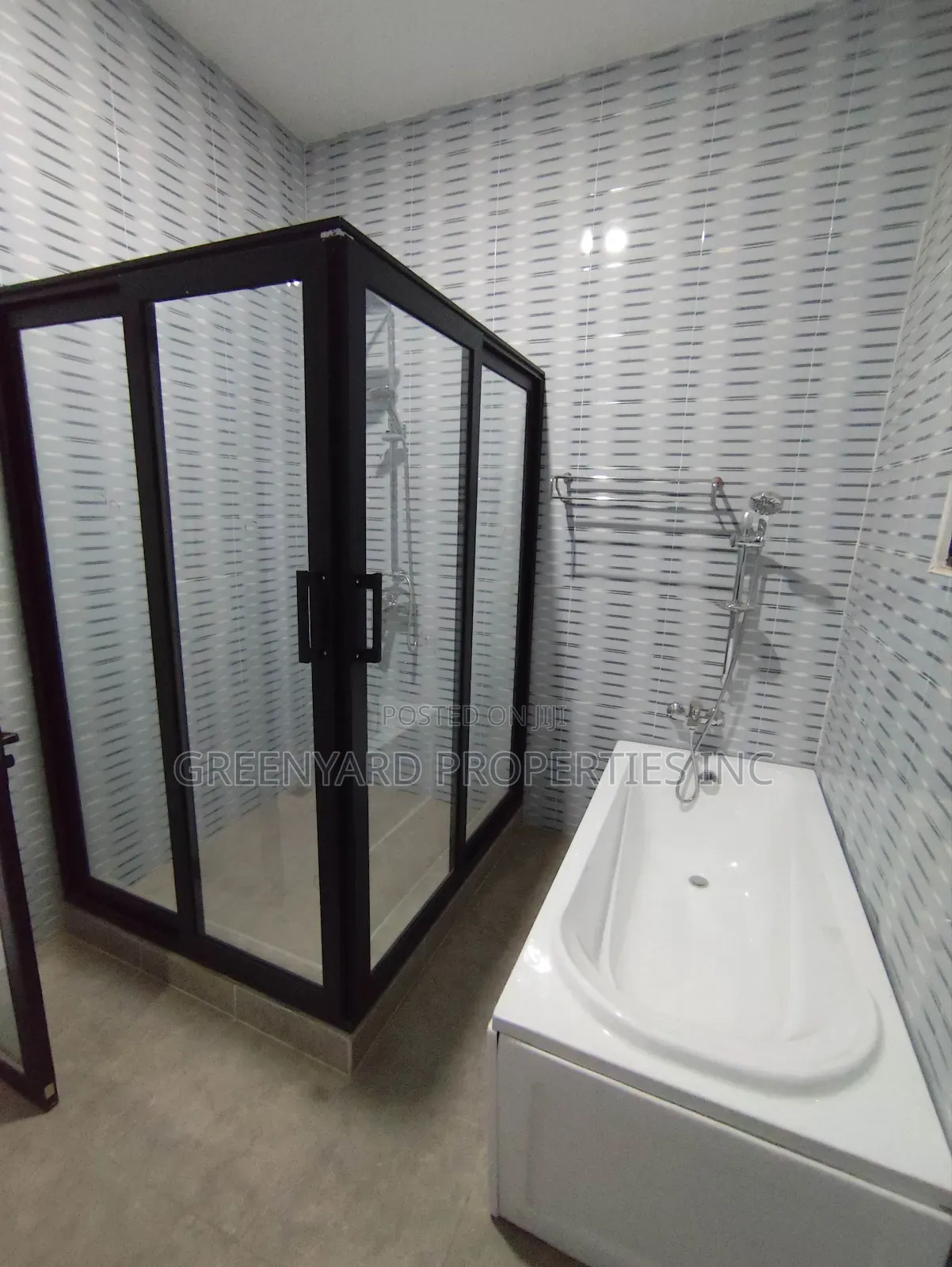 4bdrm House in Lakeside, Ashaley Botwe for sale