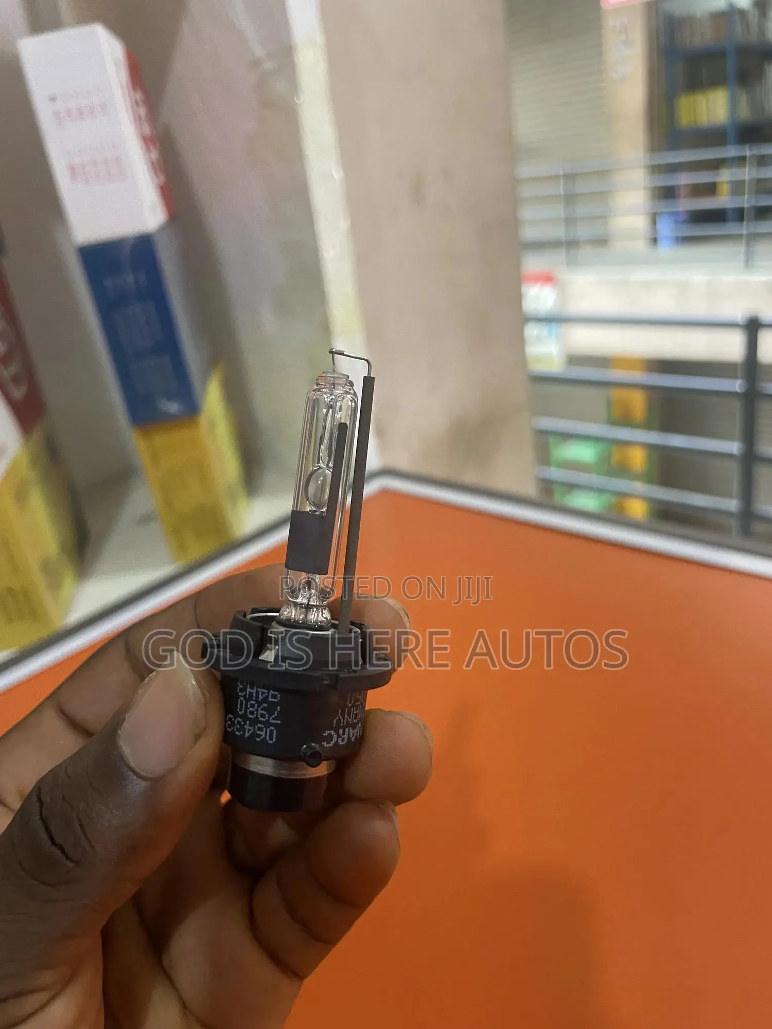 D2s Charger Bulb
