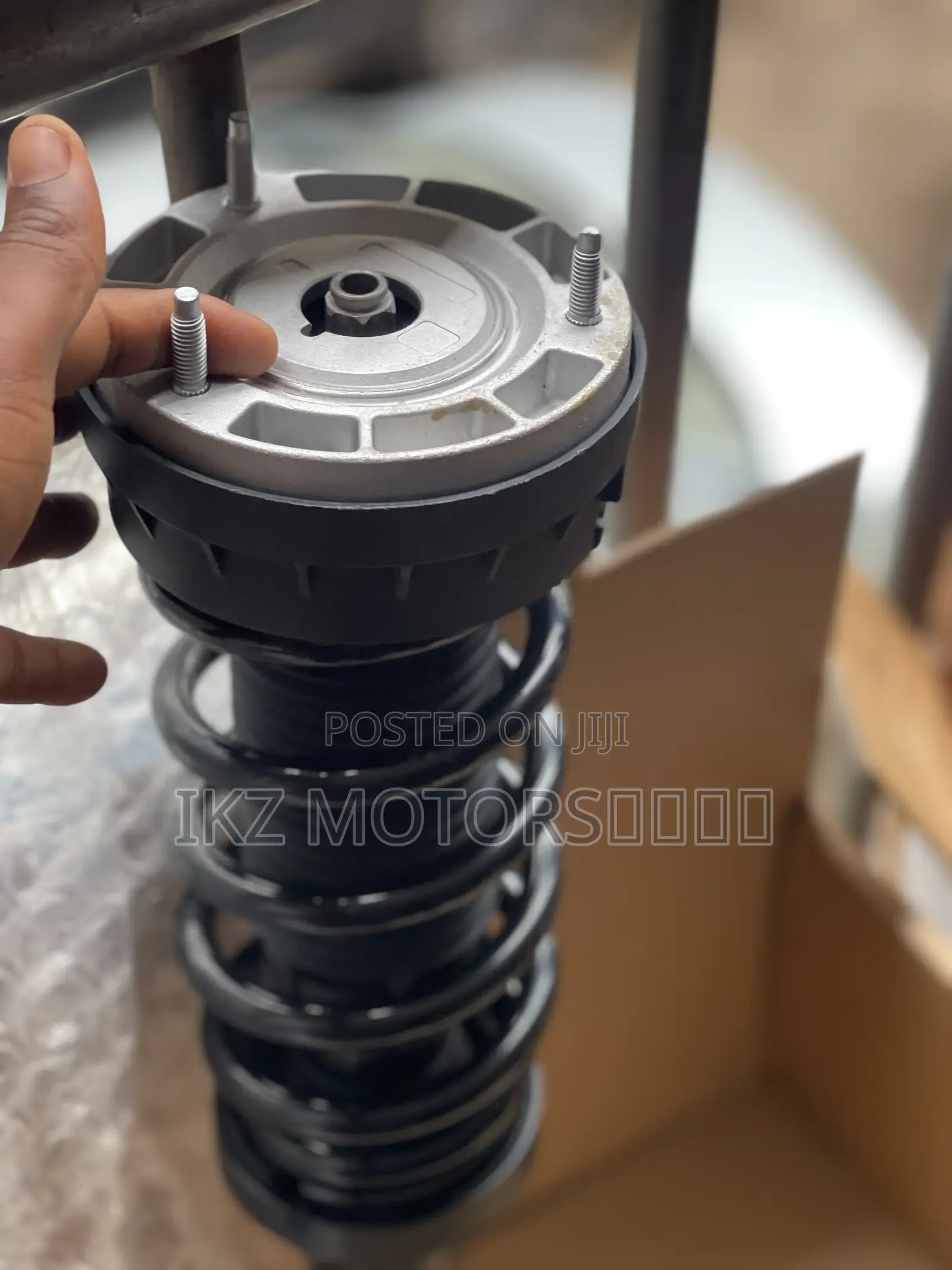 Range Rover Velar/ F Pace Front Spring Shocks