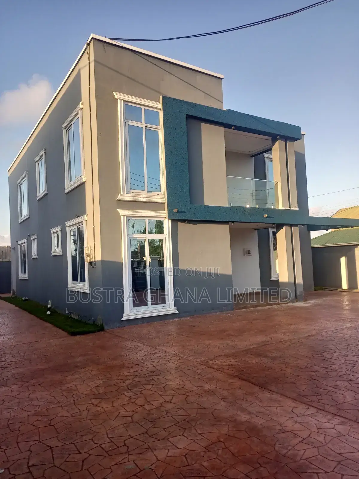 5bdrm Mansion in Sakumono Estate for sale
