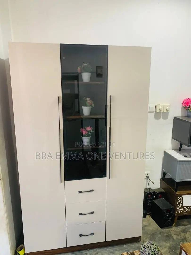 Modern Display Wardrobe/Cabinet