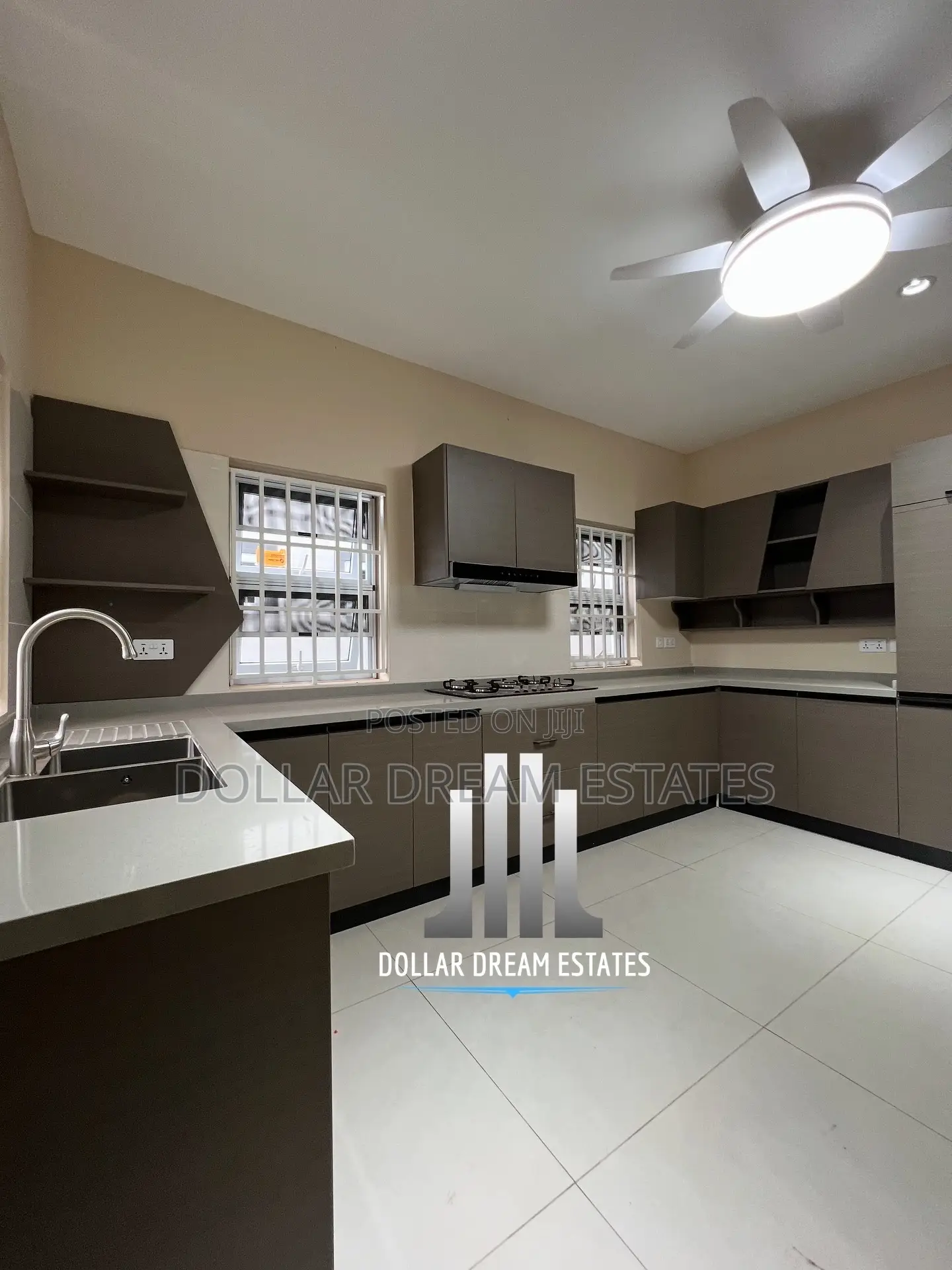 4bdrm House in Lake Side Estate for sale
