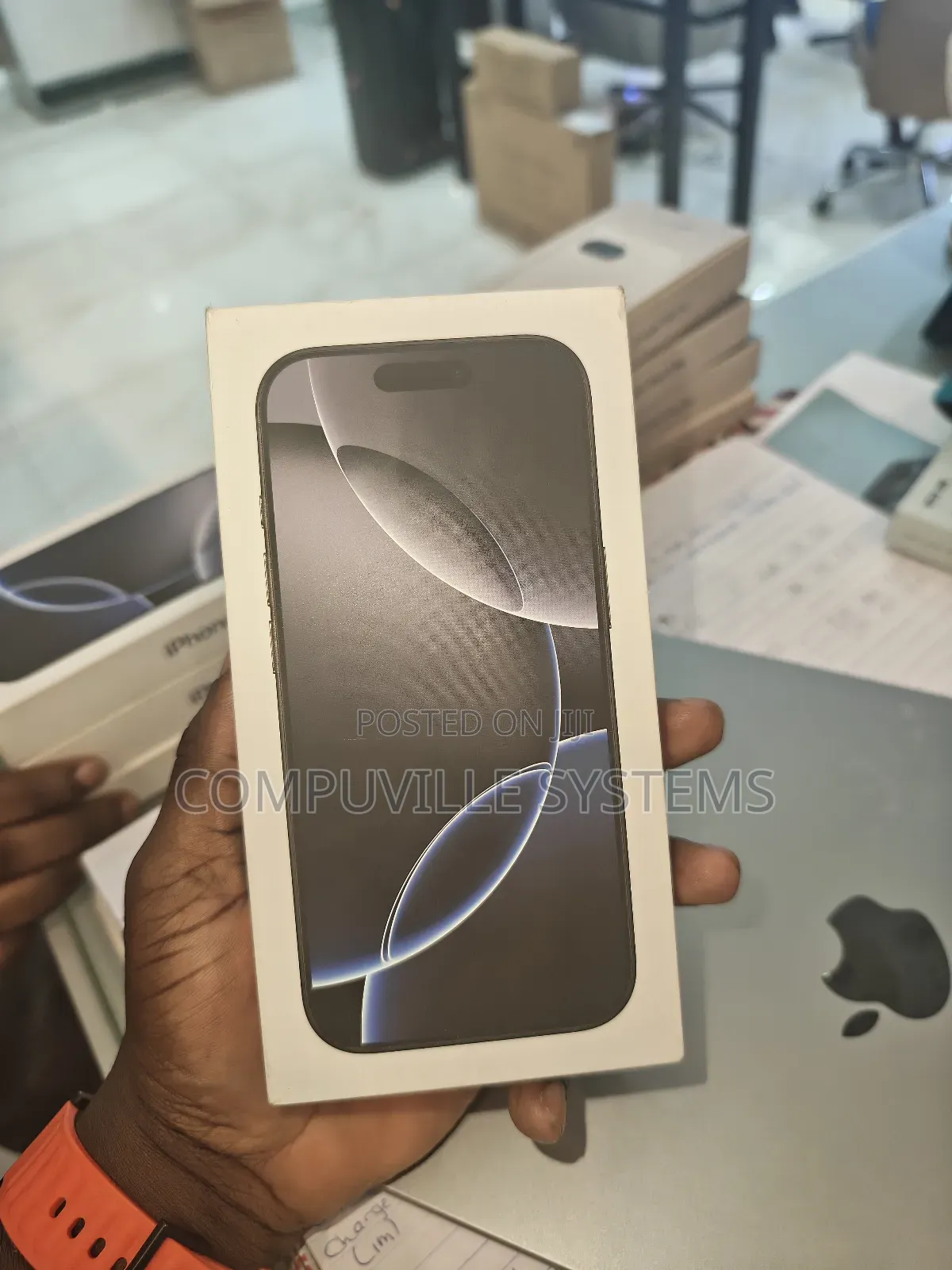 New Apple iPhone 16 Pro 128 GB Black