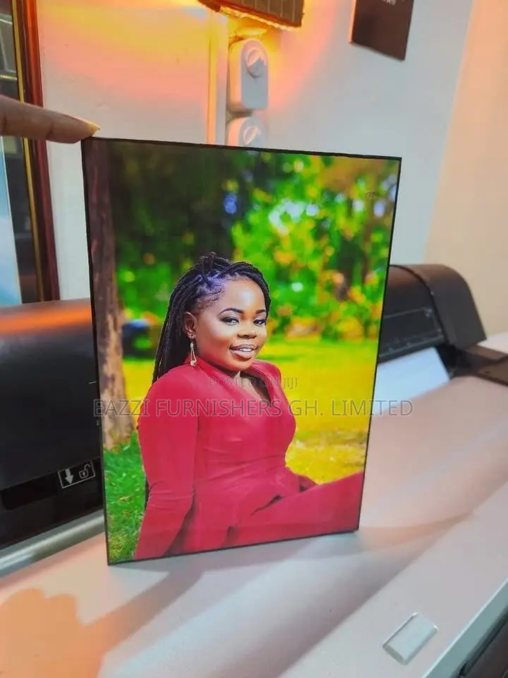 Hd Glossy Canvas Lamination With Solid Wood Picture Frame