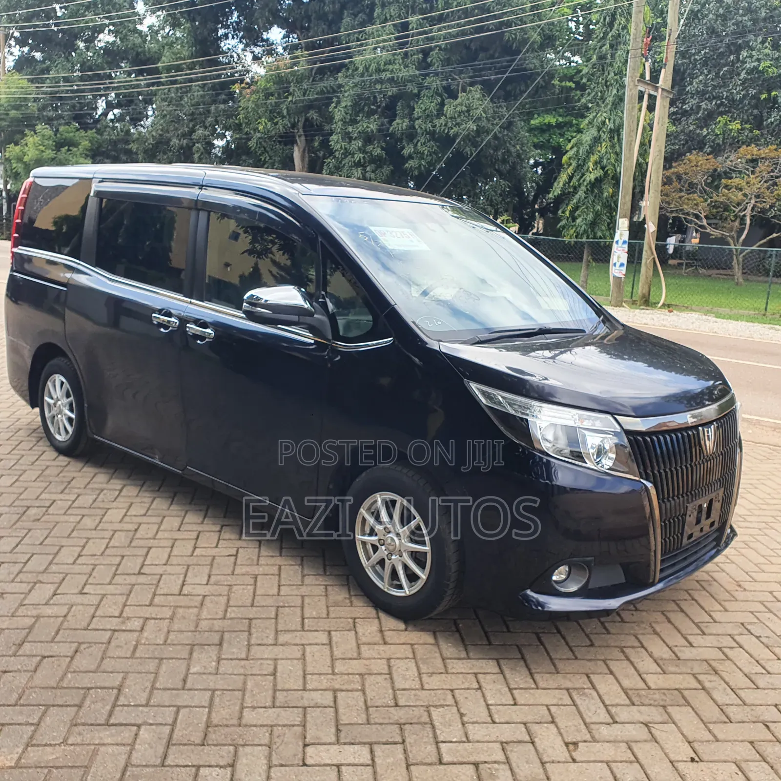 Toyota Esquire 2016