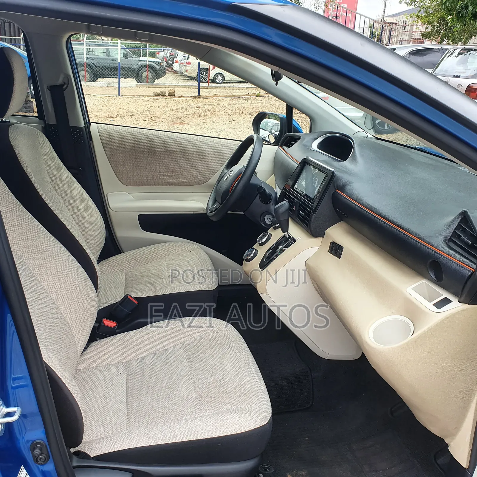 Toyota Sienta 2016 Blue