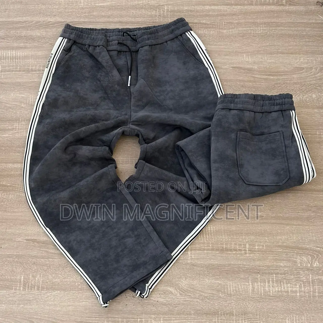 100% Thick Jogger Pants