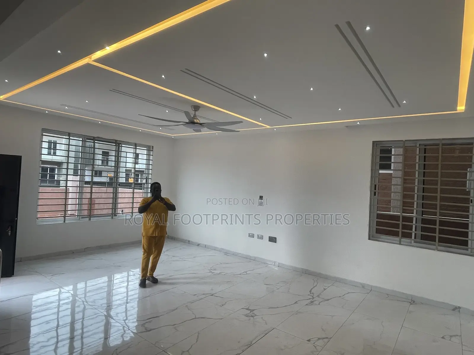 5bdrm House in Luxelooks Properties, Lake Side Estate for sale
