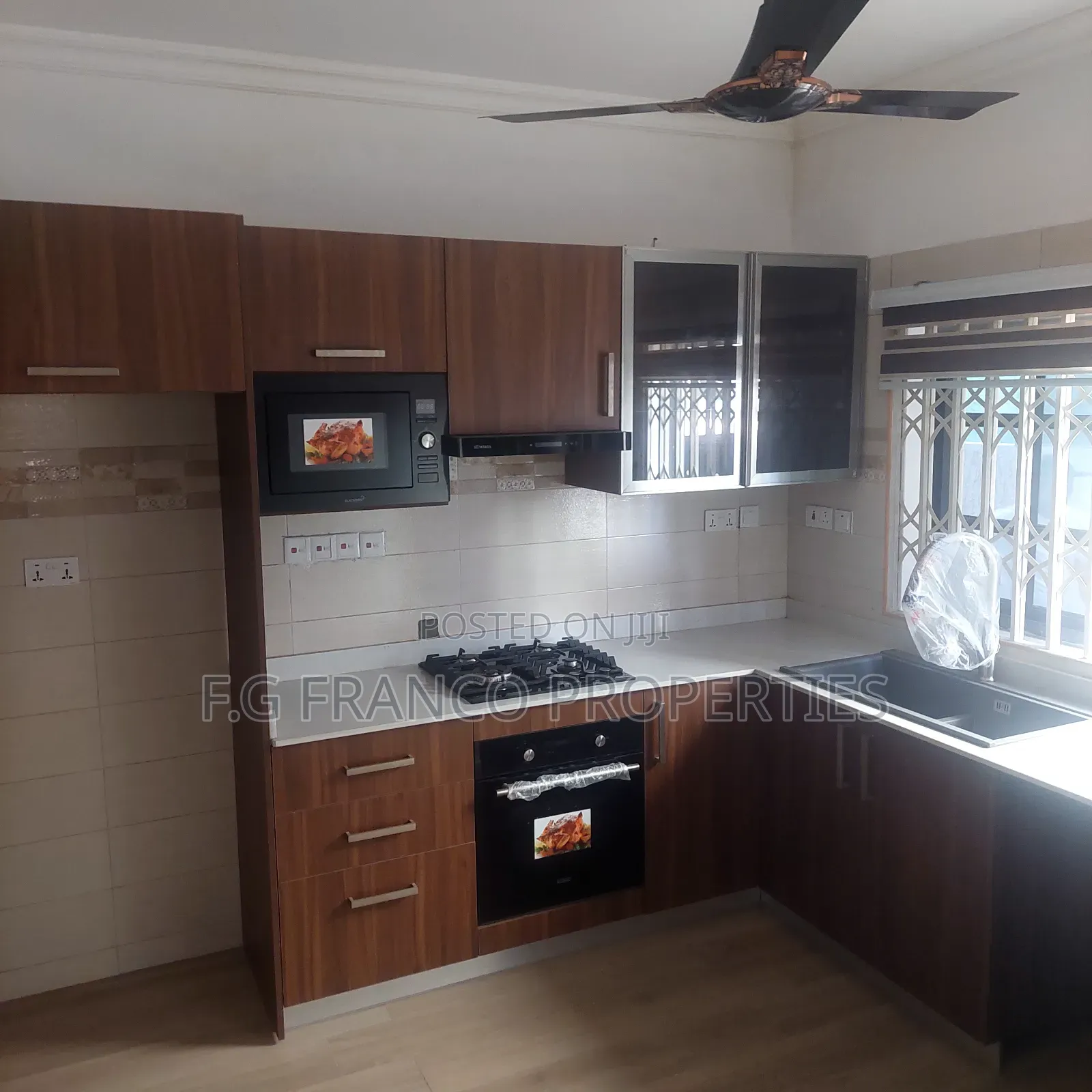 3bdrm House in Kg Franco Properties, Spintex for rent
