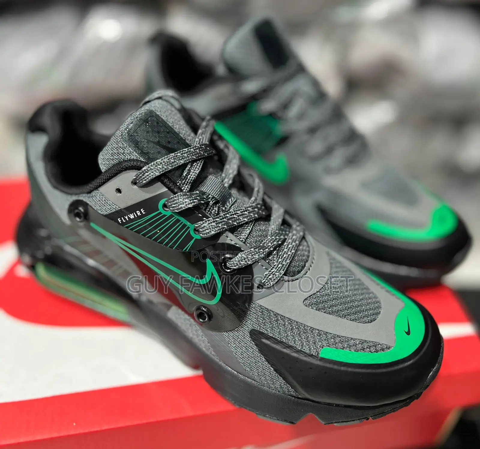 Nike Flywire Sneaker